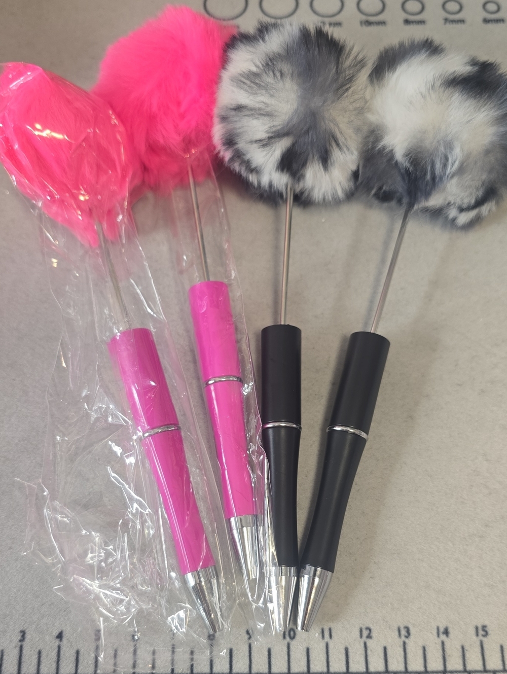 Brand New Fluffy Beadable Pen 8pcs